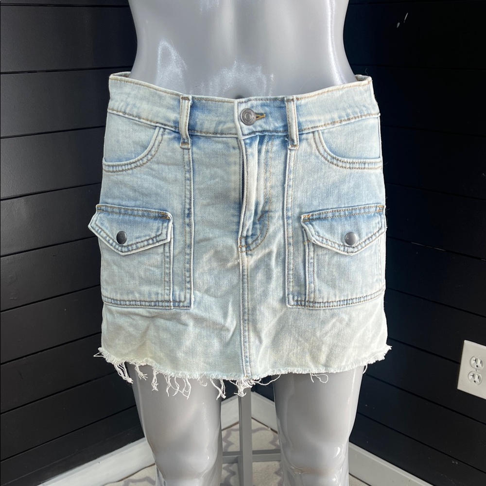 Aerie Frayed Hem Light Wash Denim Skirt